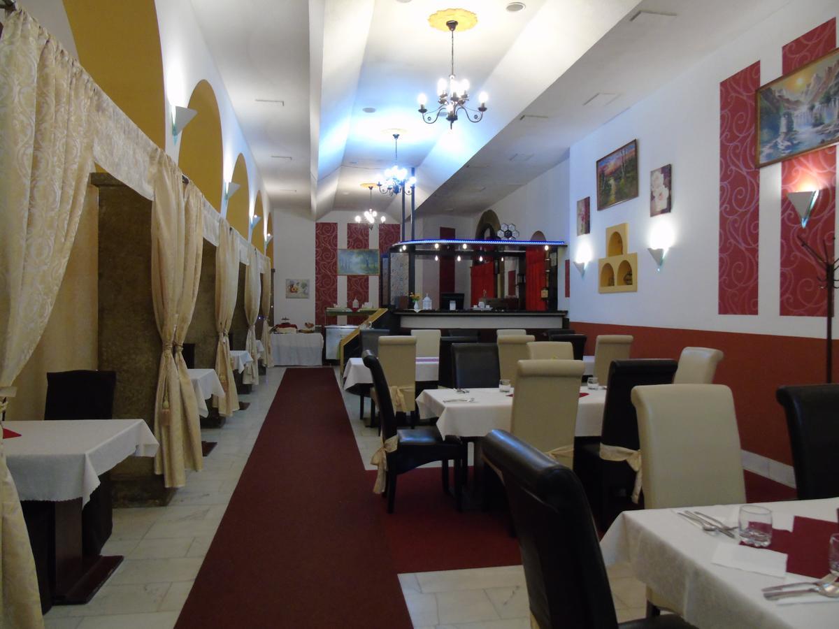 Gl Hotel Trutnov Exterior photo