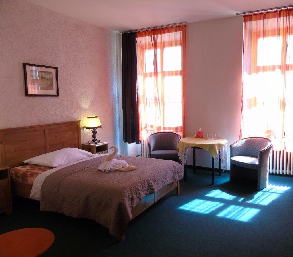 Gl Hotel Trutnov Exterior photo